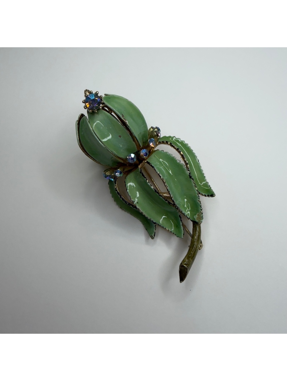 Green flower aurora borealis rhinestone brooch by Lisner vintage 60s